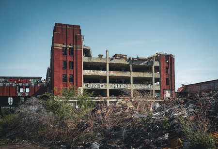 Detroit, Michigan, United States - October 2018: View of the abandoned Packard Automotive Plant in Detroit. The Packard Plant sprawls multiple city blocks and measures in at 3.5 million square feet. The plant opened in 1903 and closed in 1958 and sits abaのeditorial素材
