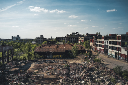 Detroit, Michigan, United States - October 2018: View of the abandoned Packard Automotive Plant in Detroit. The Packard Plant sprawls multiple city blocks and measures in at 3.5 million square feet. The plant opened in 1903 and closed in 1958 and sits abaのeditorial素材