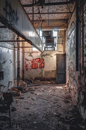Detroit, Michigan, United States - October 18 2018: View of the abandoned Fisher Body Plant in Detroit. The Fisher Body Plant sprawls multiple city blocks and measures in at 3.5 million square feet. The plant opened in 1903 and closed in 1958 and sits abaのeditorial素材