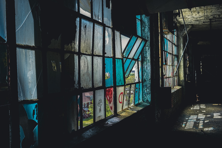 Detroit, Michigan, United States - October 18 2018: View of the abandoned Fisher Body Plant in Detroit. The Fisher Body Plant sprawls multiple city blocks and measures in at 3.5 million square feet. The plant opened in 1903 and closed in 1958 and sits abaのeditorial素材
