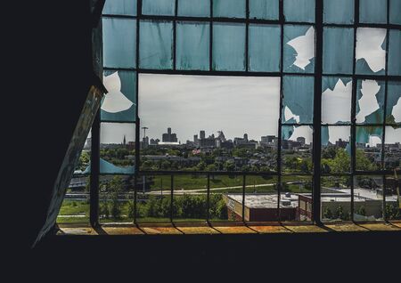 Detroit, Michigan, United States - October 18 2018: View of the abandoned Fisher Body Plant in Detroit. The Fisher Body Plant sprawls multiple city blocks and measures in at 3.5 million square feet. The plant opened in 1903 and closed in 1958 and sits abaのeditorial素材