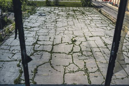Detroit, Michigan, United States - October 18 2018: View of the abandoned Fisher Body Plant in Detroit. The Fisher Body Plant sprawls multiple city blocks and measures in at 3.5 million square feet. The plant opened in 1903 and closed in 1958 and sits abaのeditorial素材