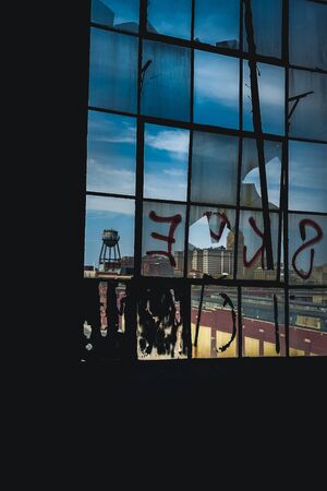Detroit, Michigan, United States - October 18 2018: View of the abandoned Fisher Body Plant in Detroit. The Fisher Body Plant sprawls multiple city blocks and measures in at 3.5 million square feet. The plant opened in 1903 and closed in 1958 and sits abaのeditorial素材
