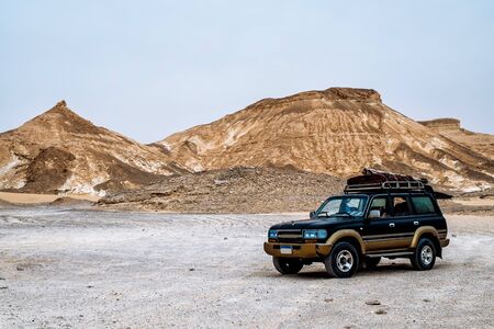 BAHARIYA, EGYPT: Jeep car in Sahara desert, White desert of Egypt (Farafra).のeditorial素材