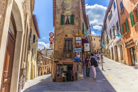 Colorful street in Pienza, Tuscany, Italyのeditorial素材