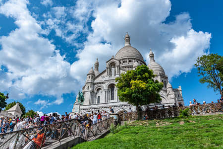 Paris, France. August 20, 2019: view of the Basilica of the Sacred Heart of Paris in montmartre.のeditorial素材