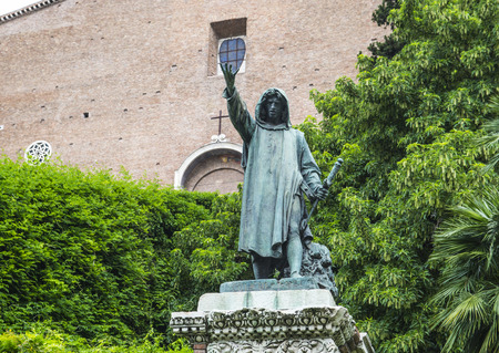 Statue of Cola di Rienzo realized by Girolamo Masini. Rome Italy.のeditorial素材