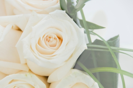 white roses bouquet の写真素材