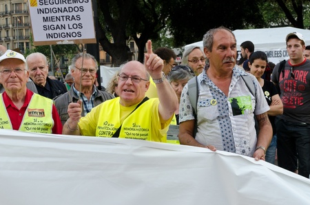 After a peaceful manifestation of several thousand 'Indignados' filled the Plaza Catalunya, the...