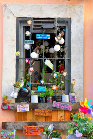 picturesque artistic shops for tourists in the historic center of the Lazio village 11 September 2022 Castel Gandolfo Italyのeditorial素材