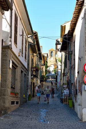 the historic center of the Lazio village overlooking Lake Bracciano 10 Sep 2023 Anguillara Sabaziaのeditorial素材