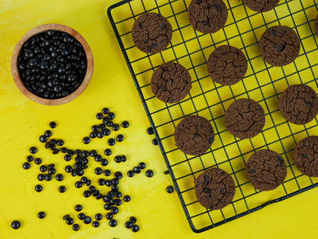 top view collection of Chocolate chip cookies on cooling rack. teatime morning activities.の写真素材