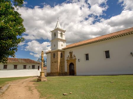 View of the side of the  Our Lady of Mount Carmel church in the colonial town of Villa de Leyva, in the central Andean mountains of Colombia.の写真素材
