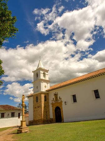 View of the side of the  Our Lady of Mount Carmel church in the colonial town of Villa de Leyva, in the central Andean mountains of Colombia.の写真素材