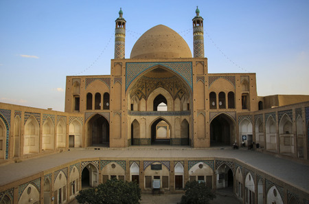 KASHAN, IRAN- SEPTEMBER 23, 2018: Agha Bozorg school and mosque in Kashan, Iranのeditorial素材