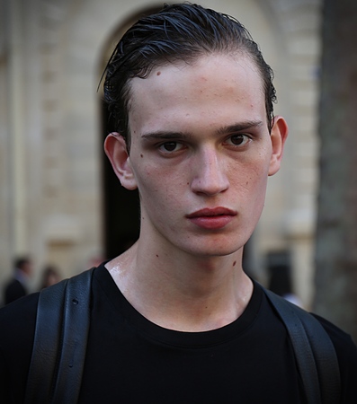 PARIS- 21 June 2017 Model on the street during the Paris Fashion Weekのeditorial素材