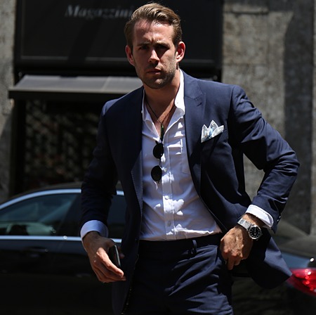 MILAN- 17 June 2017 Man on the street during the Milan Fashion Weekのeditorial素材