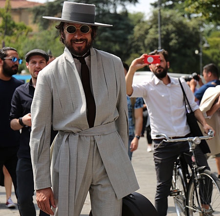 FLORENCE- 14 June 2017 Man on the street during the Pittiのeditorial素材