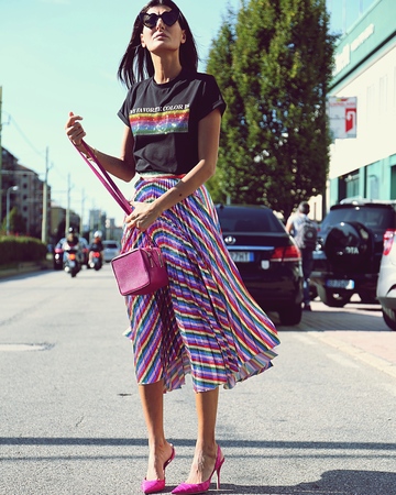 MILAN- 20 September 2017 Giovanna Battaglia on the street during the Milan Fashion Weekのeditorial素材