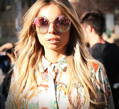 MILAN- 20 September 2017 Erica Pelosini is on the street during the Milan Fashion Weekのeditorial素材