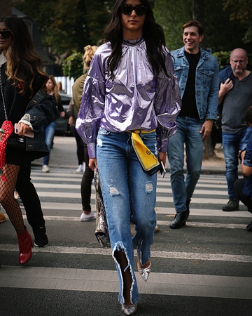 PARIS- 26 September 2017 Woman on the street during the Paris Fashion Weekのeditorial素材