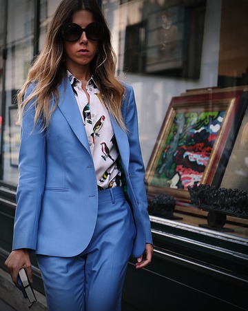 PARIS- 26 September 2017 Woman on the street during the Paris Fashion Weekのeditorial素材