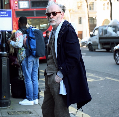 LONDON, UK- February 16 2018: Men on the street during the London Fashion Week.のeditorial素材
