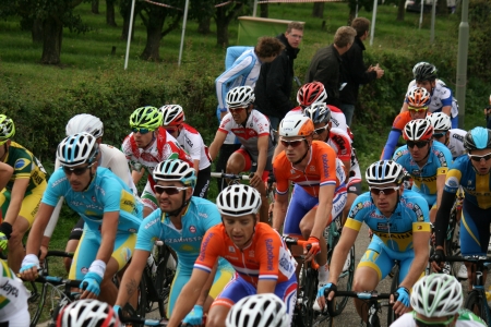 VALKENBURG, NETHERLANDS - SEPTEMBER 29   Cyclists peleton during the cycling world championship september 29,2012 in Valkenburg, The Netherlands のeditorial素材