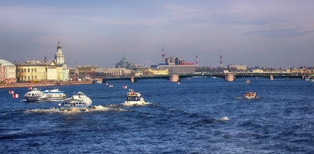 Russia, Saint Petersburg - may 1, 2017: Palace bridge over Neva riverのeditorial素材