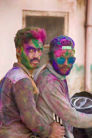 India, new Delhi - March 2, 2018: participants in the celebration of the Holy festival of Holiのeditorial素材
