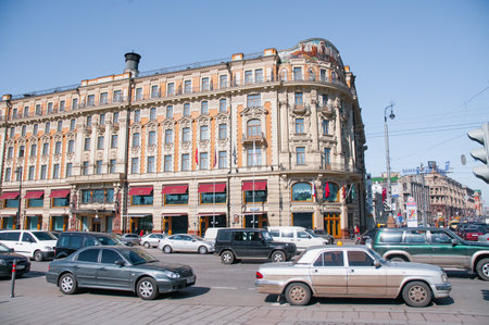 Moscow / Russia - March 10, 2009 - Hotel National in Mokhovaya the Street of Moscow. Heavy traffic during the day.のeditorial素材