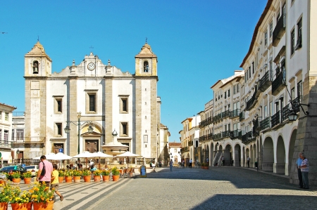 The Giraldo Square with Moorish arches and the church of Santo Antao in the Renaissance style