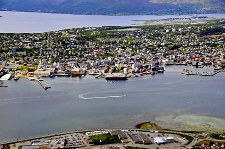 Tromsø, Northern Norway s largest city is a vibrant metropolis with a rich history and a rich cultural life - surrounded by fjords, mountains and islands のeditorial素材