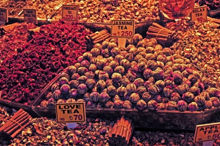 Spice Market is one of the oldest markets of Istanbul  It is located in a beautiful L-shaped building, very close to the bustling port of Eminoenue  He is known by various names  Spice Bazaar, Misir Carsisi and Egyptian Bazaar の写真素材