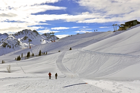The 2038-meter-high fur horn is located on the German-Austrian border and separates the Kleinwalsertal from Stillachtal in Oberstdorf の写真素材