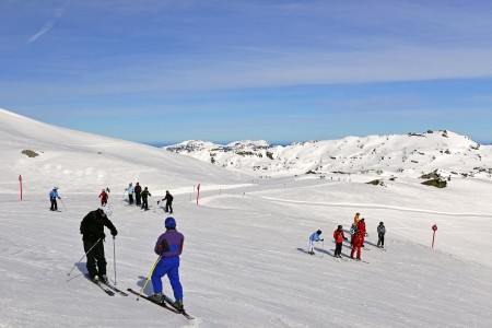 Skiers on resort, The High Ifen in the Allgaeuer Alps, west of Kleinwalsertalsのeditorial素材