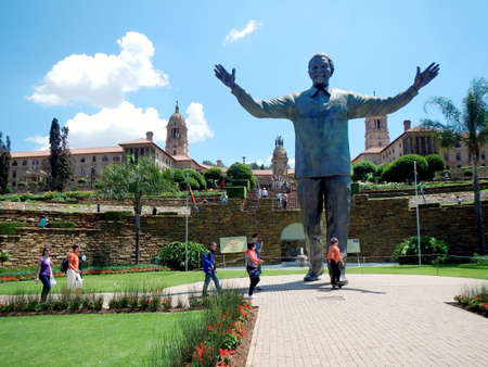 Nelson Mandela statue in front of the Union Buildings, Pretoria South Africaのeditorial素材