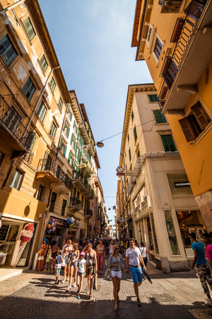 veronaのeditorial素材