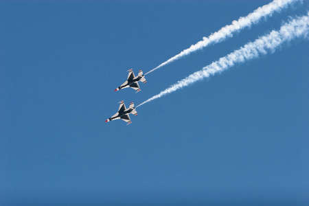 F16 thunderbirds at the airshow
