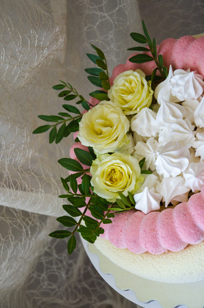 pink chocolate velvet cake with beautiful rosesの写真素材