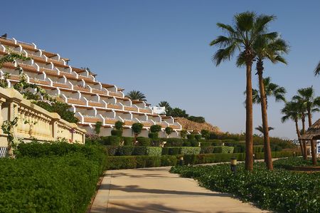 view of a hotel under blue skyの写真素材