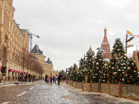 MOSCOW, RUSSIA - December 01, 2019. Christmas decorations of the city. Fair in Red Square.のeditorial素材