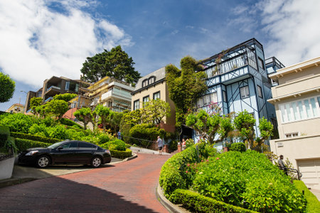SAN FRANCISCO, USA - APRIL 2016: Famous Lombard street, one of the most famous landmark and the crookedest street in the world. San Francisco, California, USAのeditorial素材