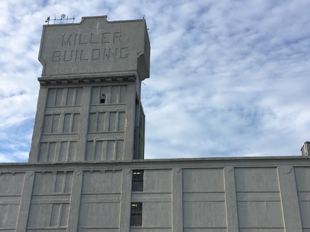 A huge miller building in New York.のeditorial素材