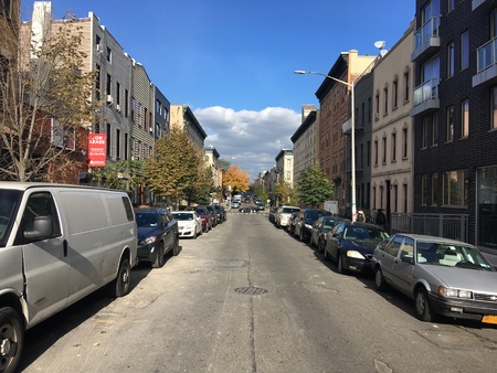 Houses in the cozy area of ??Ridgewood, New Yorkのeditorial素材