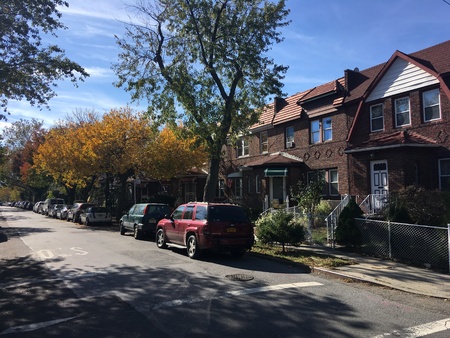 Houses in the cozy area of ??Ridgewood, New Yorkのeditorial素材