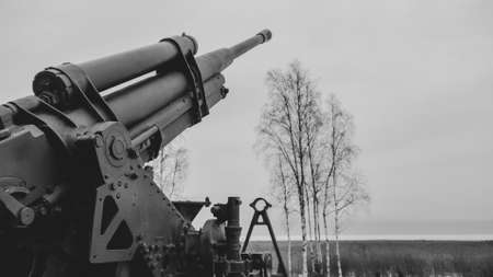 Artillery cannon monument. ancient howitzer. black and whiteの写真素材
