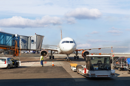 Maintenance of aircraft before the flightの写真素材
