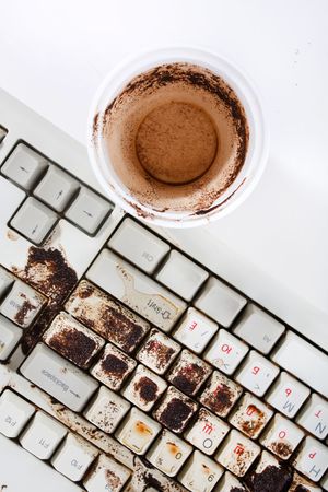   coffee spilling on keyboard
の写真素材