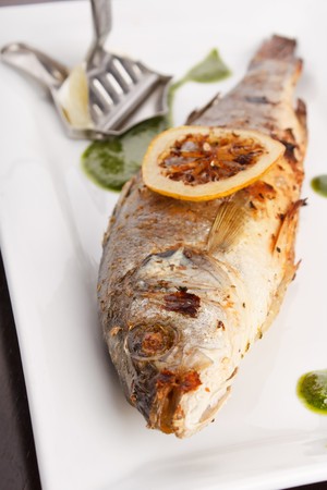 fish with lemon の写真素材